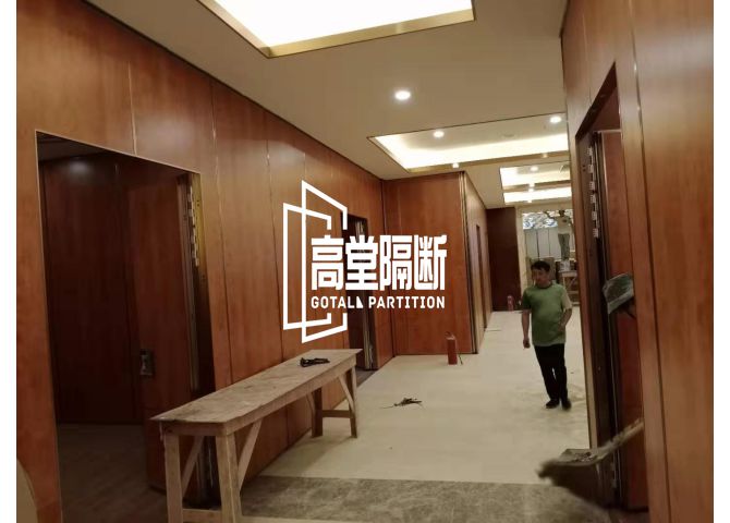 云南昆明廣東海鮮坊酒樓移動(dòng)隔斷